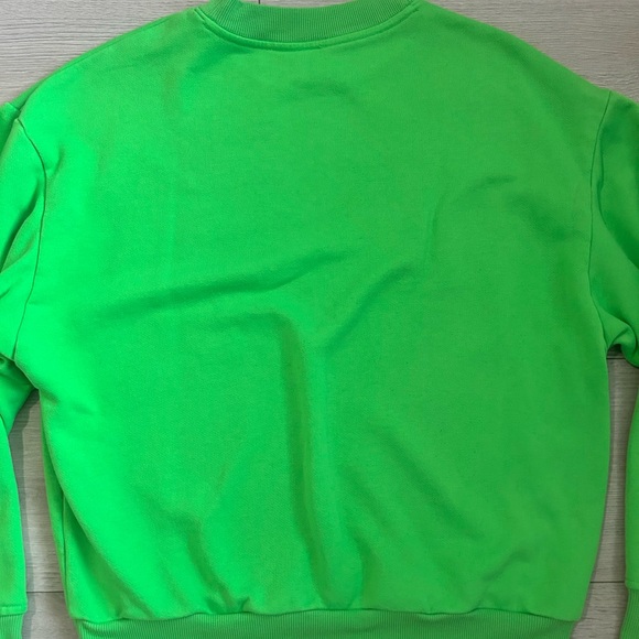 Alo Yoga Accolade Crew Neck Pullover in Green Glow - Picture 9 of 11